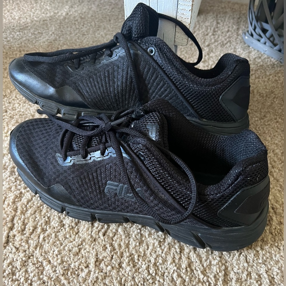 🎉EUC🎉Fila